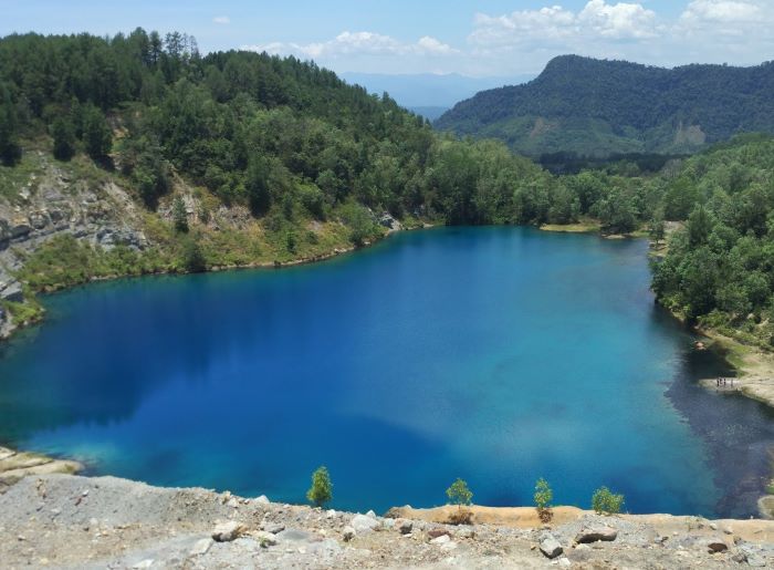 Danau Biru Sawahlunto: Keindahan Alam Eksotis dan Sejarah Tambang Batubara di Sumatera Barat