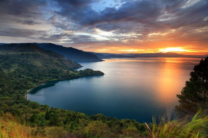 Pesona dan Keunikan Danau Toba: Surga Alam dan Sejarah di Sumatera Utara yang Wajib Dikunjungi