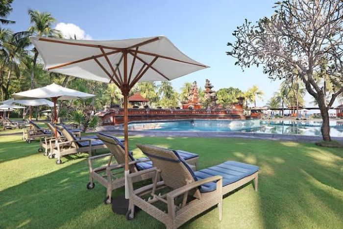 Woww Sensasi Staycation Hotel dan Resort Mewah Fasilitas Sultan Dekat Bandara Bali Akses Langsung ke Pantai