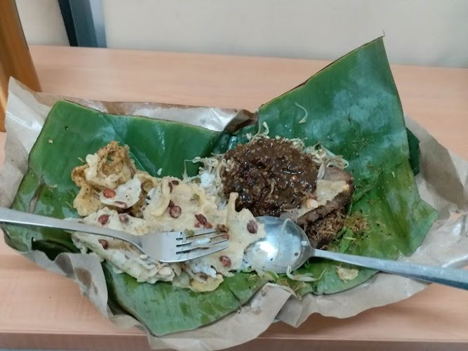 Top 10 Rekomendasi Kuliner Pecel Khas Surabaya Terenak Yang Bikin Nagih Terooss