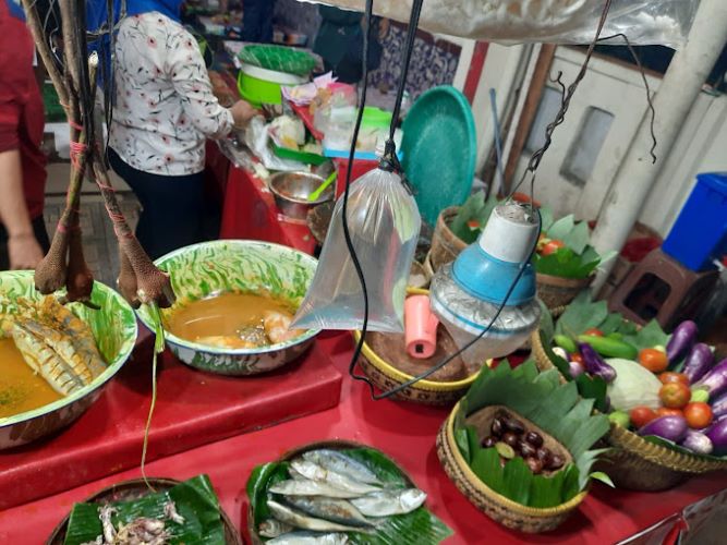 Menu Sunda yang Jual Padang: Kuliner Nusantara Perpaduan Rasa Sunda dan Minang Gimana Rasanya ??