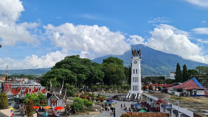 5 Hotel Murah Di Kota Bukittinggi Tinggal Jalan Kaki Ke Jam Gadang dan Tempat Kuliner Asli Masakan Minang