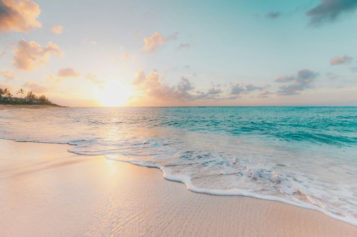 Ngapain Jauh-jauh ke Bali, Riau juga Punya Pantai Pasir Putih yang Selalu Ramai Dikunjungi, di Sini Lokasinya!