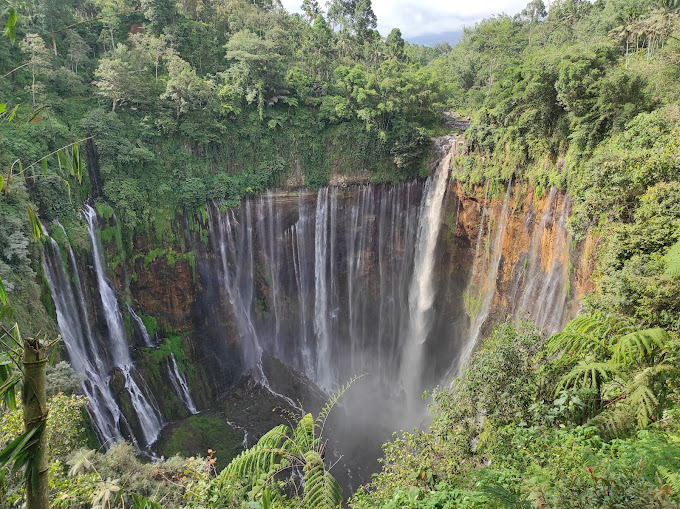 Top 10 Destinasi Wisata Terbaru dan Paling Hits di Jawa Timur: Gunung Semeru Air Terjun Hingga Pantai Eksotis