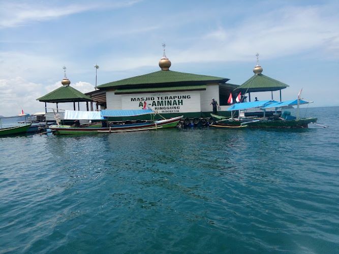 Yang Lagi Hits Wisata Pantai dan Religi Sekaligus Disatu Destinasi: Mesjid Apung Pantai Sari Ringgung Lampung