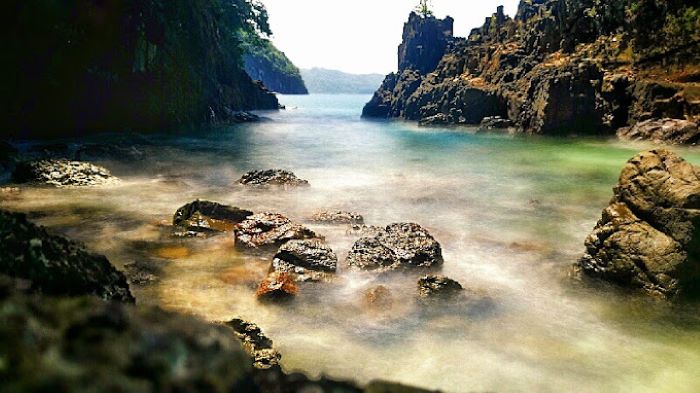 Green Bay : Surga Terpencil di Ujung Timur Pulau Jawa  Destinasi Wisata Pantai Rekomendasi Liburan Kamu Dan Keluarga