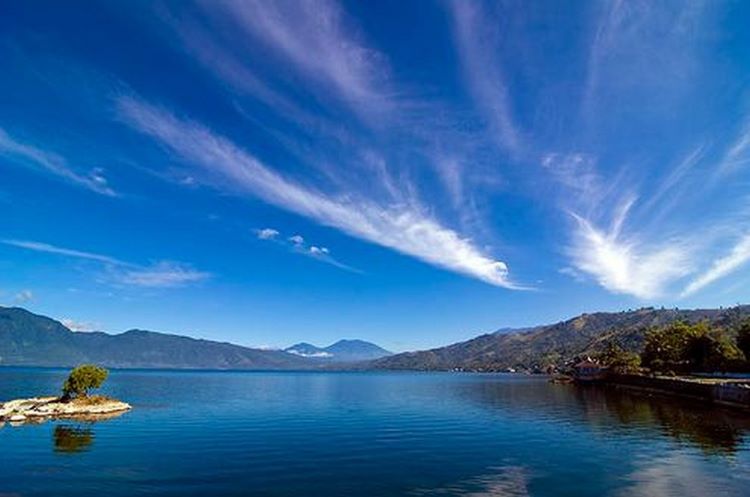 Wisata Danau Singkarak, Destinasi Eksotis yang Jadi Terbesar Kedua di Pulau Sumatera!