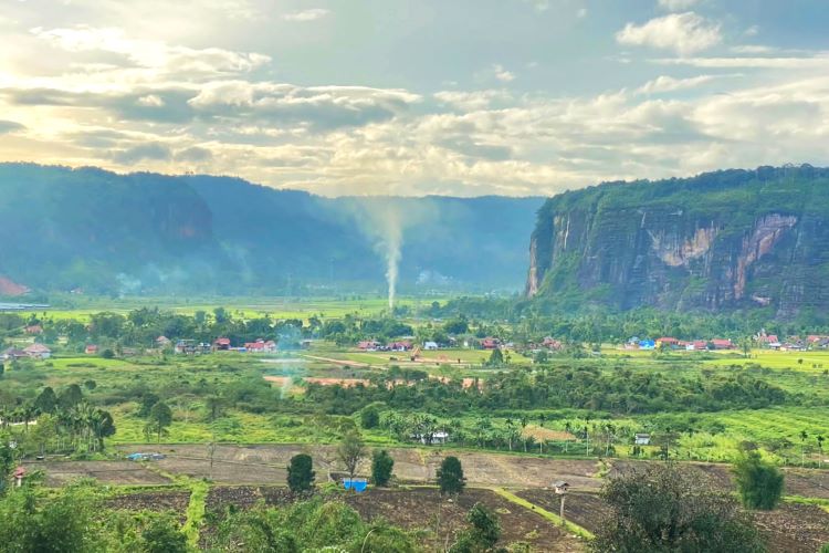 Menyelusuri Keindahan Lembah Harau: Surga Wisata Tersembunyi di Sumatera Barat