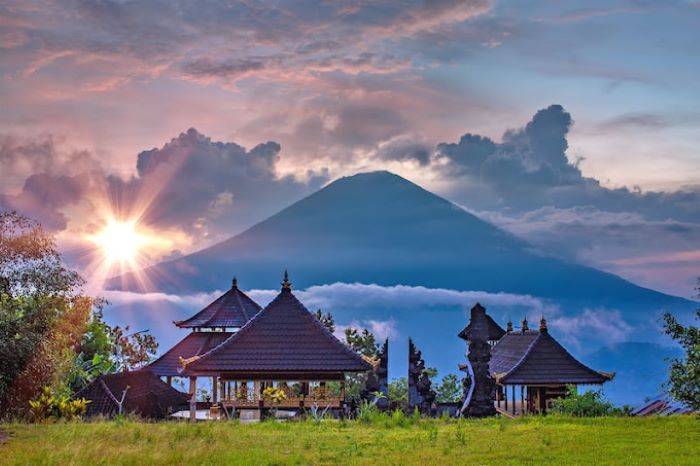 Jangan Hanya di Bali Selatan: Ini Top 7 Destinasi Wisata Paling Hits di Bali Timur