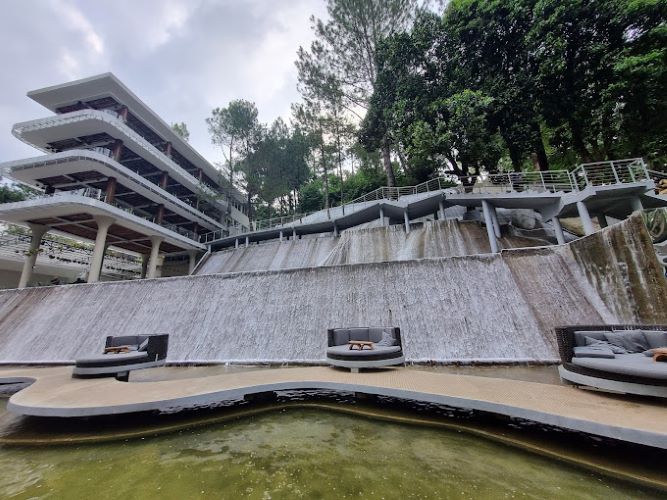 Makin Viral Dan Hits: Wisata Air Terjun Buatan Terbesar di Indonesia ini Bikin Anak-anak Ketagihan Ngga Mau Pulang