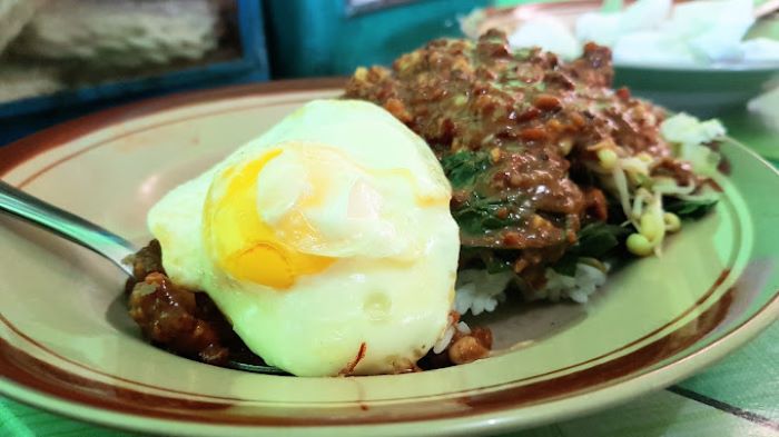 Ramah Kantong dan Lidah : Ini 6 Rekomendasi Kuliner Sarapan Pagi Tradisional Legendaris di Simpang Lima Semarang