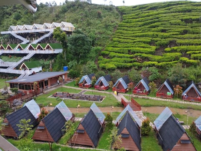 Glamping Keluarga Kekinian Viral: Tepi Sungai View Kebuh Teh Dekat ke Semua Tempat Wisata di Ciwidey Bandung