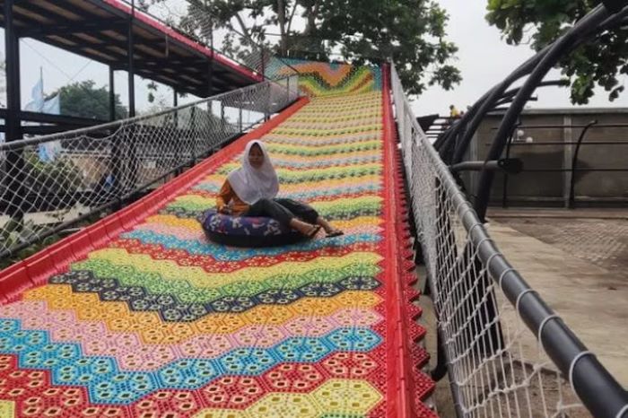 17 Wahana Super Seru di Wonderland Anyer Yang Wajib Kamu Coba Dari Rainbow Slide Hingga Banana Boat di Pantai