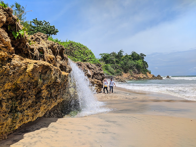 5 Rekomendasi Wisata Pantai Tulung Agung Jawa Timur Yang Banyak Orang Belum Tau Pesona Aslinya