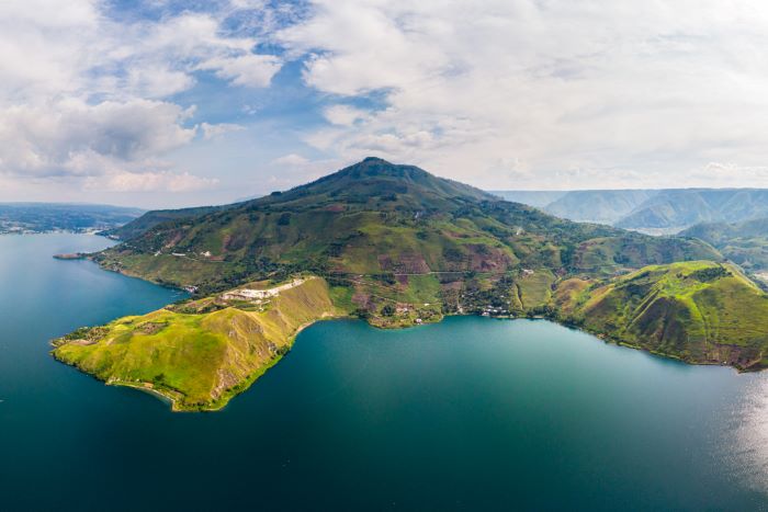 Wisata Pulau Samosir: Keindahan Wisata Alam dan Budaya di Tengah Danau Toba