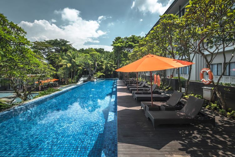 Tempat Staycation Murah di Malang untuk Liburan Bareng Keluarga Kolam Renang Luas Ada Seluncurannya!