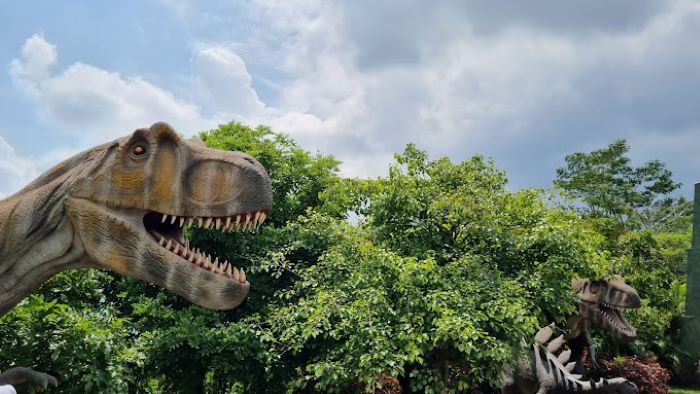 Disini Dinosaurus nya Seperti Nyata: Paling Nggak Sekali Seumur Hidup Kamu dan Keluarga Harus Kunjungi Destinasi Wisata Ini