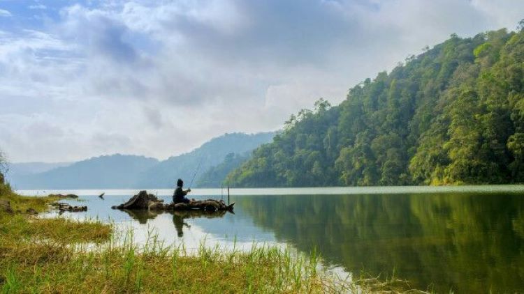 Danau Lau Kawar: Destinasi Wisata Alam Eksotis di Kaki Gunung Sinabung