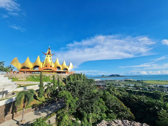 Titik Nol Sumatera : Menara Siger Simbol Identitas Lampung Selatan Pintu Etalase Wisata Sumatera Nan Indah !!