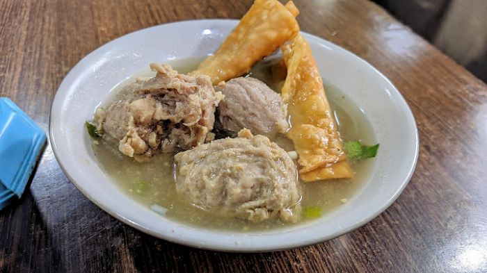 Bakso Tetelan Legend Murah Meriah Terlaris di Surabaya: Baru Buka Sudah Rame yang Ngantri!