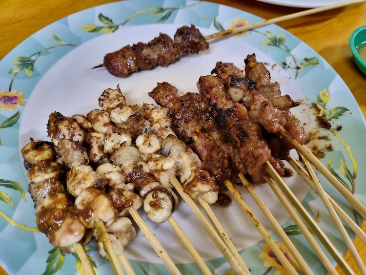 Menyantap Hidangan Sunda Terlezat di Warung Sate Maranggi H. Enoh Dekat Kebun Raya Bogor