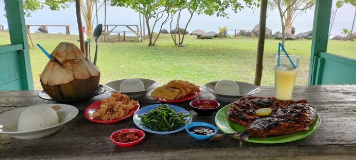 Ini Sih Harus Dicoba! Sensasi Kulineran Seafood Segar di Rumah Makan 195 Anyer Langsung di Tepi Pantai