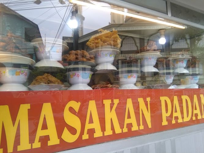 9 Top Rekomendasi Kuliner Rumah Makan Padang Terenak yang Harus di Coba di Surabaya : Yang Mana Favorit Kamu ??