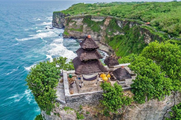 Belum ke Pulau Dewata Kalau Belum Lihat Langsung Tari Kecak di Pura Ikonik Wisata Bali Selatan