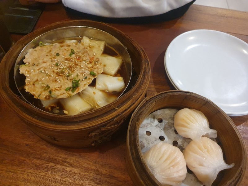 Dimsum Toko Sebelah: Destinasi Dimsum Autentik di Bogor, Buka 24 Jam!