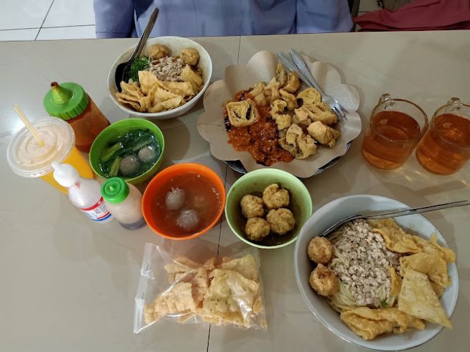 Identik Dengan Masakan Khas Sunda: Ini 7 Rekomendasi Tempat Kuliner di Tasikmalaya Yang Harus Kamu Cicip