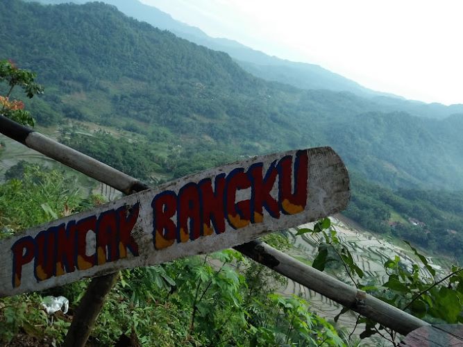 Bukan Puncak Bogor Tapi Puncak Bangku Negeri di Atas Awan Tempat Wisata Yang Lagi Viral Surga Tersembunyi di Ciamis