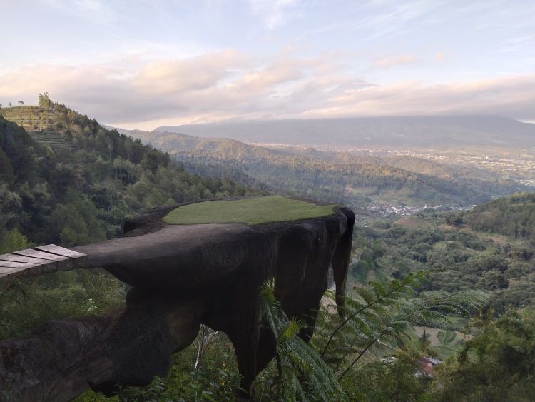 10 Tempat Wisata di Kota Batu Terbaru Udaranya Sejuk Pikiran Jadi Tenang Stres Hillang!